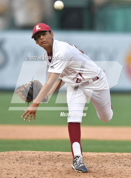 Thumbnail 1 in Warren vs. La Serna photogallery.