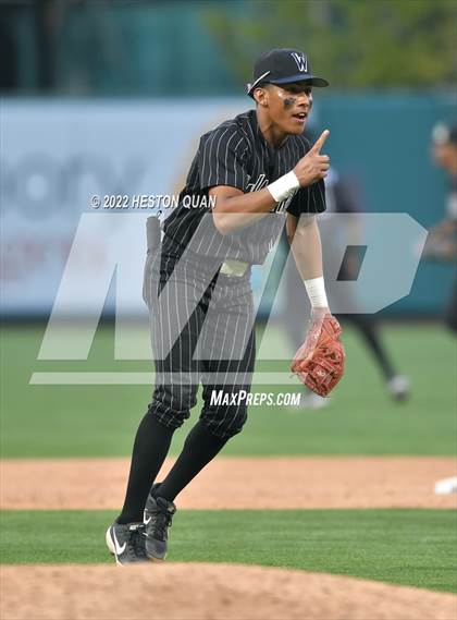 Thumbnail 2 in Warren vs. La Serna photogallery.
