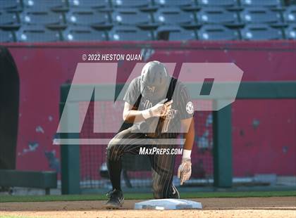 Thumbnail 3 in Warren vs. La Serna photogallery.