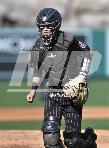 Thumbnail 1 in Warren vs. La Serna photogallery.