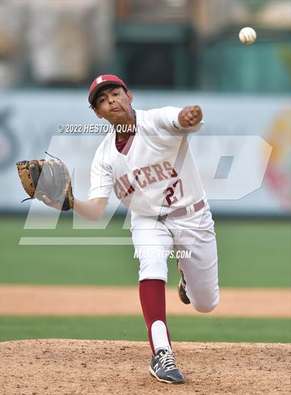 Thumbnail 3 in Warren vs. La Serna photogallery.