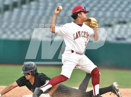 Thumbnail 3 in Warren vs. La Serna photogallery.
