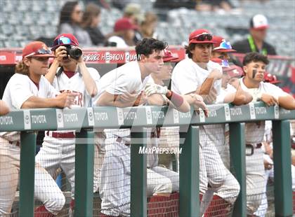 Thumbnail 1 in Warren vs. La Serna photogallery.