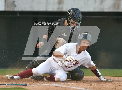 Thumbnail 2 in Warren vs. La Serna photogallery.
