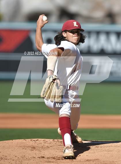 Thumbnail 3 in Warren vs. La Serna photogallery.