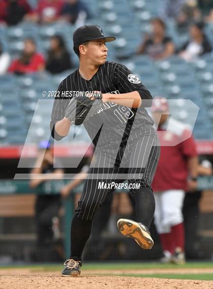 Thumbnail 3 in Warren vs. La Serna photogallery.