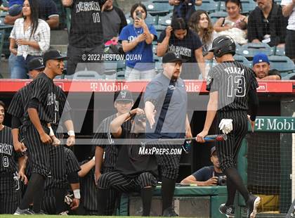 Thumbnail 2 in Warren vs. La Serna photogallery.