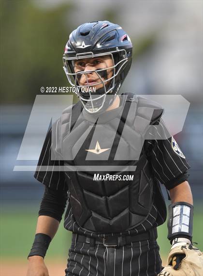 Thumbnail 3 in Warren vs. La Serna photogallery.