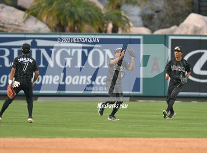 Thumbnail 2 in Warren vs. La Serna photogallery.