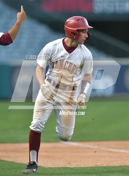 Thumbnail 3 in Warren vs. La Serna photogallery.