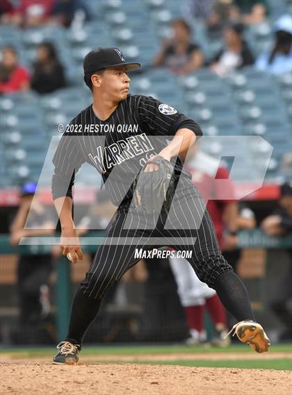 Thumbnail 1 in Warren vs. La Serna photogallery.