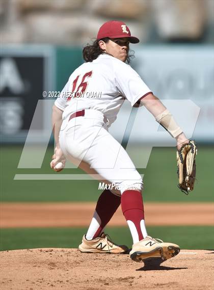 Thumbnail 1 in Warren vs. La Serna photogallery.