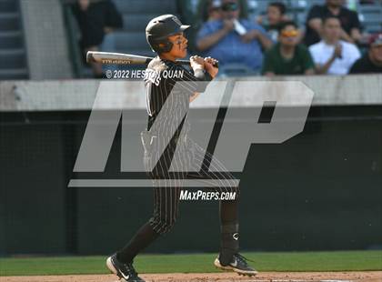 Thumbnail 3 in Warren vs. La Serna photogallery.