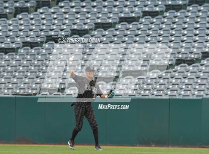 Thumbnail 3 in Warren vs. La Serna photogallery.