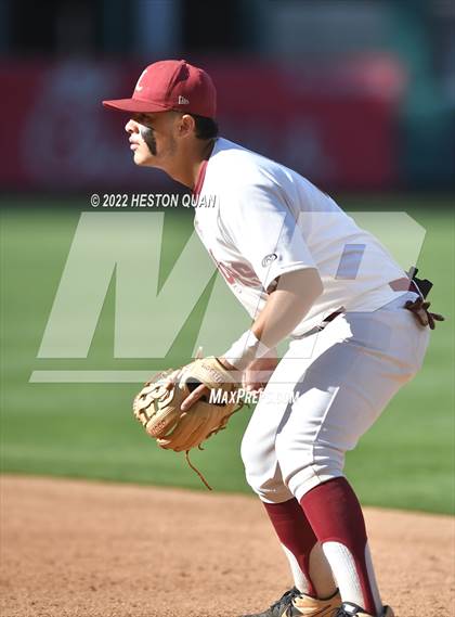 Thumbnail 1 in Warren vs. La Serna photogallery.