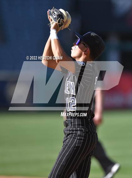 Thumbnail 3 in Warren vs. La Serna photogallery.