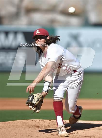 Thumbnail 3 in Warren vs. La Serna photogallery.