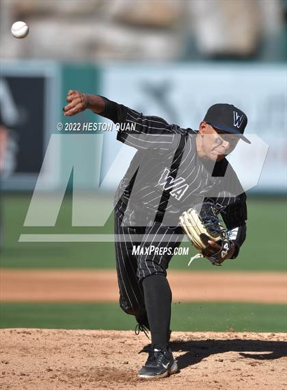Thumbnail 2 in Warren vs. La Serna photogallery.
