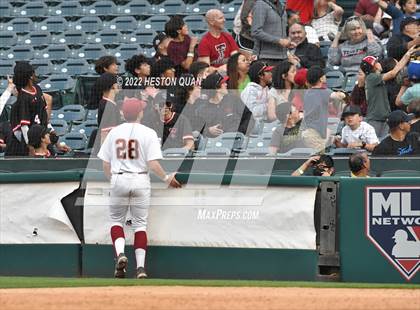 Thumbnail 3 in Warren vs. La Serna photogallery.