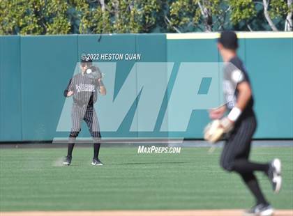 Thumbnail 3 in Warren vs. La Serna photogallery.