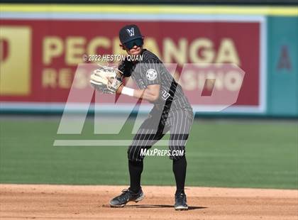 Thumbnail 3 in Warren vs. La Serna photogallery.