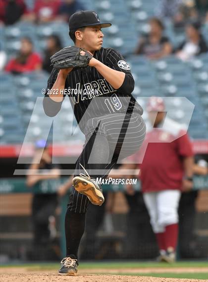 Thumbnail 2 in Warren vs. La Serna photogallery.