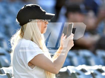 Thumbnail 3 in Warren vs. La Serna photogallery.