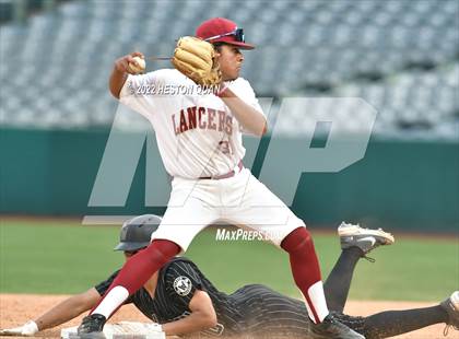 Thumbnail 2 in Warren vs. La Serna photogallery.
