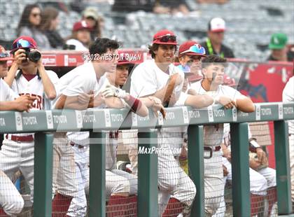 Thumbnail 2 in Warren vs. La Serna photogallery.