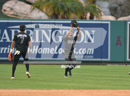 Thumbnail 3 in Warren vs. La Serna photogallery.