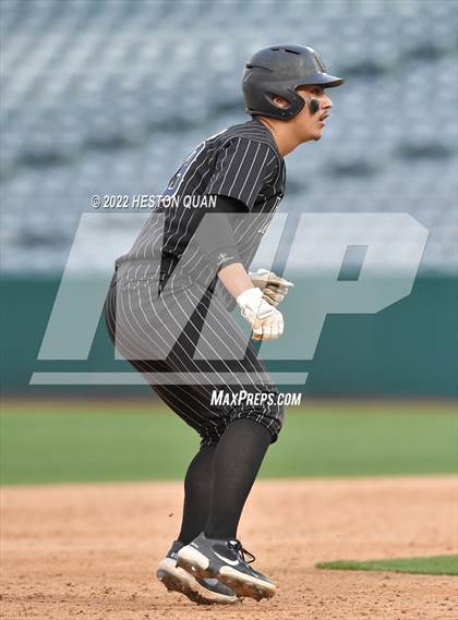 Thumbnail 1 in Warren vs. La Serna photogallery.