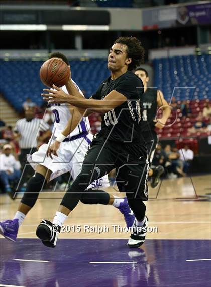Thumbnail 2 in Archbishop Mitty vs. Sacramento (CIF NorCal Regional D2 Final) photogallery.