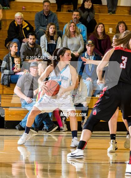 Thumbnail 1 in Ralston Valley vs. Castle View (CHSAA Sweet 16) photogallery.