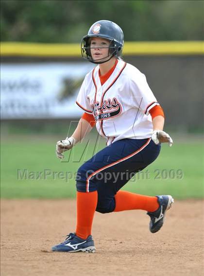 Thumbnail 3 in Cypress vs Don Lugo (Michelle Carew Classic) photogallery.