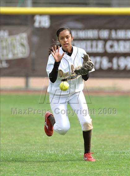 Thumbnail 3 in Cypress vs Don Lugo (Michelle Carew Classic) photogallery.