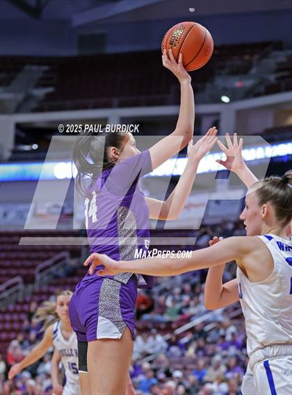Thumbnail 3 in Bishop Guilfoyle vs. Linville Hill (PIAA 1A Championship) photogallery.