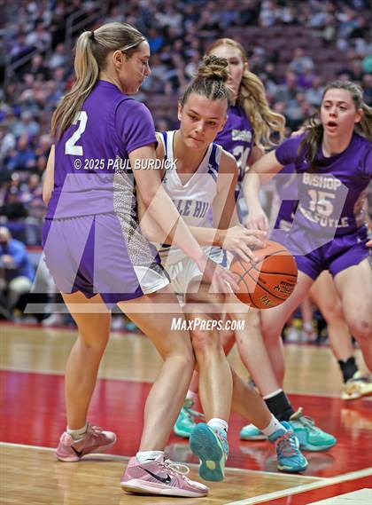Thumbnail 3 in Bishop Guilfoyle vs. Linville Hill (PIAA 1A Championship) photogallery.