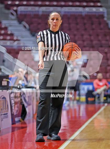 Thumbnail 3 in Bishop Guilfoyle vs. Linville Hill (PIAA 1A Championship) photogallery.