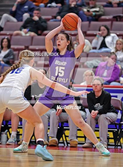 Thumbnail 2 in Bishop Guilfoyle vs. Linville Hill (PIAA 1A Championship) photogallery.