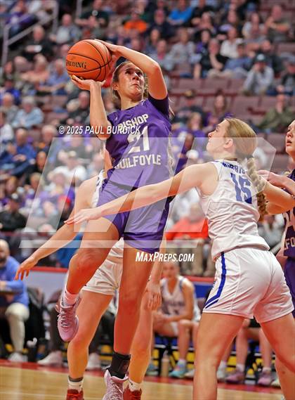 Thumbnail 2 in Bishop Guilfoyle vs. Linville Hill (PIAA 1A Championship) photogallery.