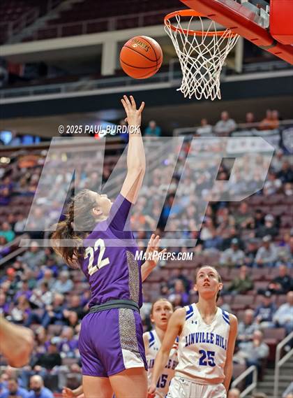 Thumbnail 3 in Bishop Guilfoyle vs. Linville Hill (PIAA 1A Championship) photogallery.