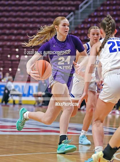 Thumbnail 3 in Bishop Guilfoyle vs. Linville Hill (PIAA 1A Championship) photogallery.