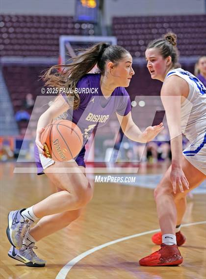 Thumbnail 2 in Bishop Guilfoyle vs. Linville Hill (PIAA 1A Championship) photogallery.