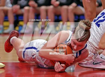 Thumbnail 3 in Bishop Guilfoyle vs. Linville Hill (PIAA 1A Championship) photogallery.