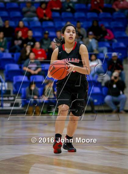 Thumbnail 2 in Levelland vs. Seminole (UIL 4A Regional Quarterfinal) photogallery.