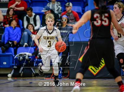 Thumbnail 3 in Levelland vs. Seminole (UIL 4A Regional Quarterfinal) photogallery.
