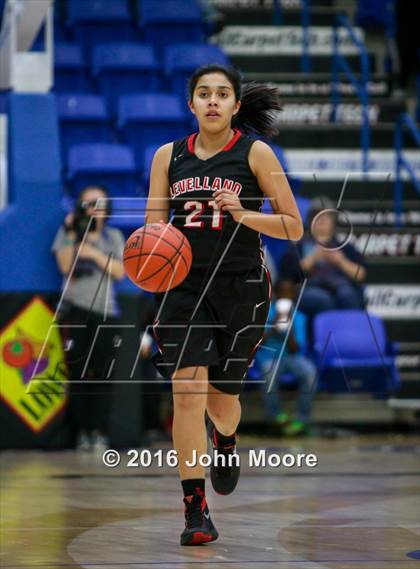 Thumbnail 1 in Levelland vs. Seminole (UIL 4A Regional Quarterfinal) photogallery.