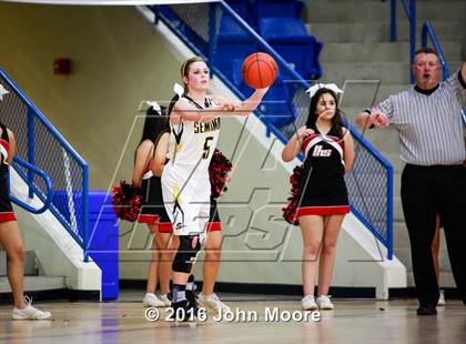Thumbnail 1 in Levelland vs. Seminole (UIL 4A Regional Quarterfinal) photogallery.