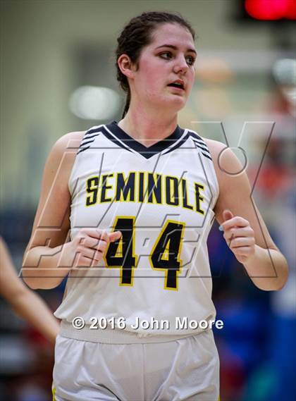 Thumbnail 1 in Levelland vs. Seminole (UIL 4A Regional Quarterfinal) photogallery.