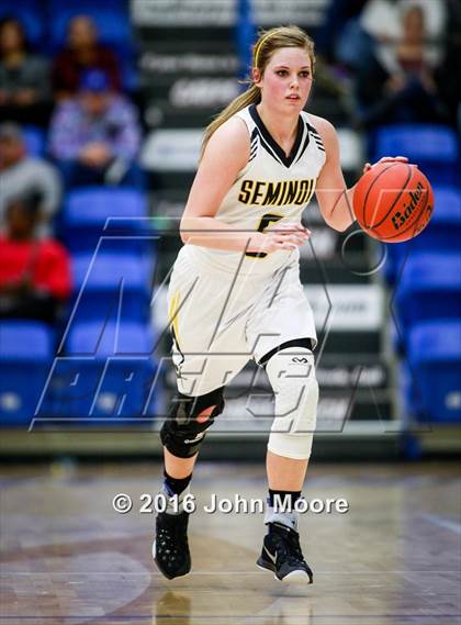 Thumbnail 3 in Levelland vs. Seminole (UIL 4A Regional Quarterfinal) photogallery.